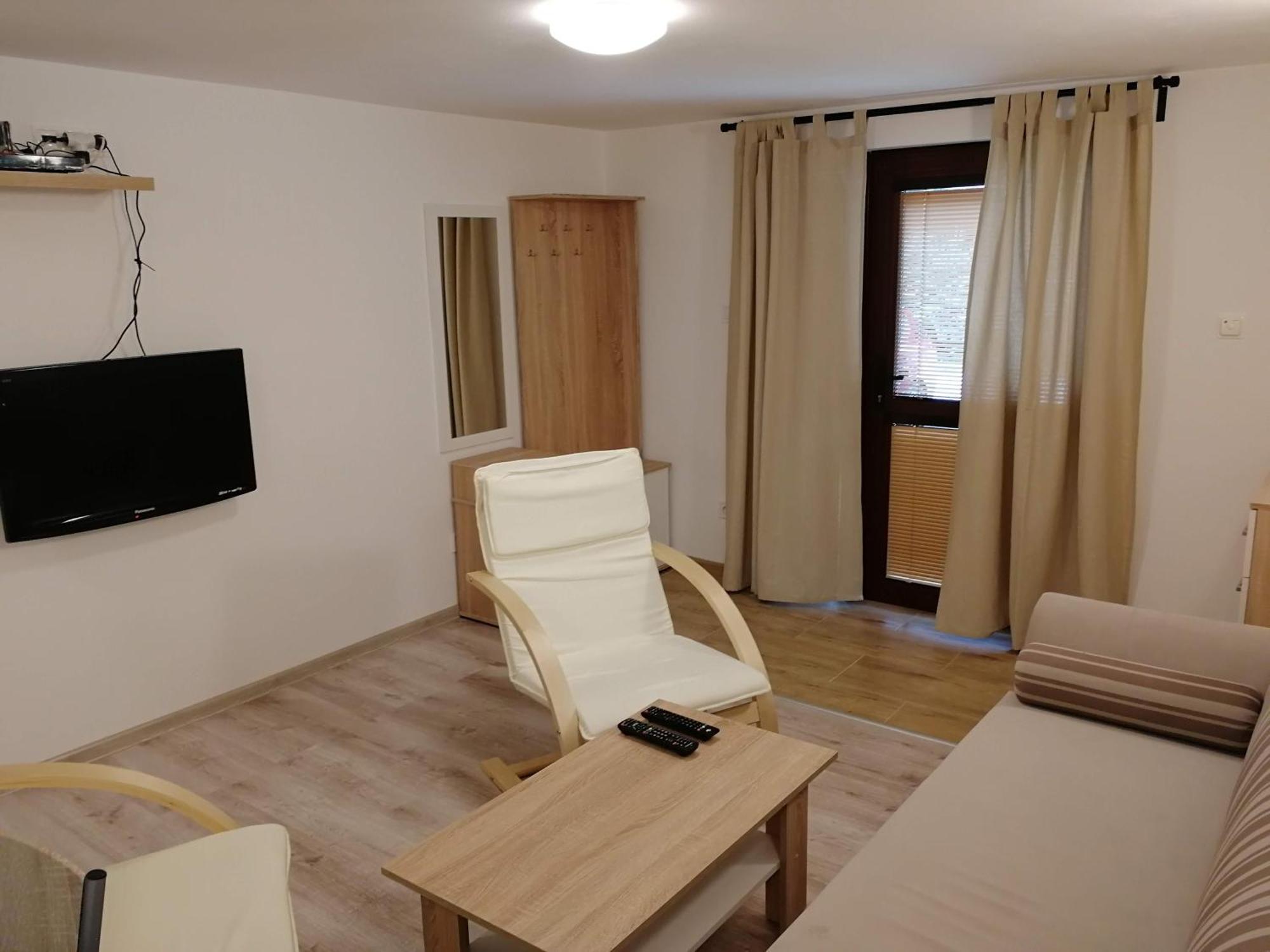 Apartman Zebra ルジョムベロク エクステリア 写真